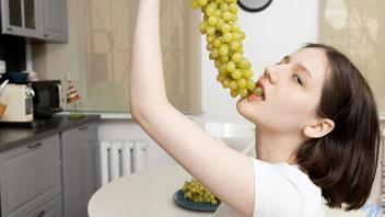 Fête avec les fruits, passion de Margo Von Teese