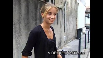 Découvrez la blonde débutante de 18 ans