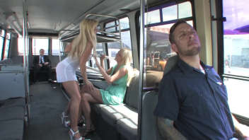 Urgenza sessuale su un autobus