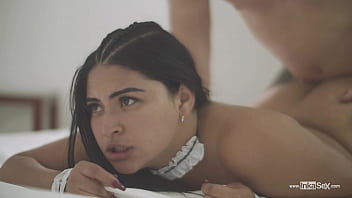 Deux femmes de ménage vénézuéliennes de 18 ans dans des vidéos de sexe hard