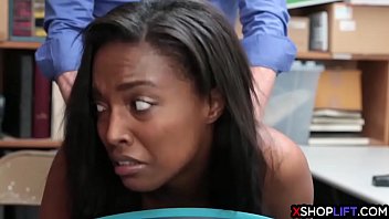 Vidéos de sexe hardcore avec des partenaires noirs