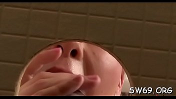 Blonde Schlampe blast Deep Throat