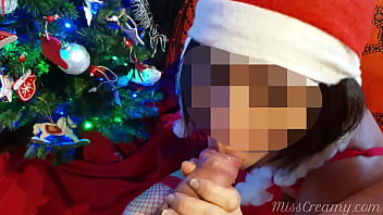 Weihnachtsschlampe bietet heissen und intensiven Sex
