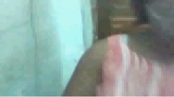 Webcam : Milf black montre ses gros seins et sa chatte humide