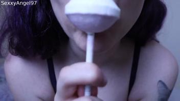 Discover soft and soothing naked ASMR with L'Ame Mignonne