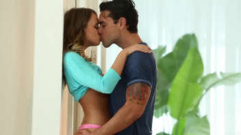 Alexis Adams e Ryan Driller: una scena hot