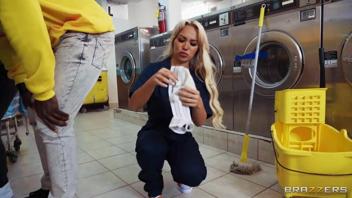 Blonde Bombshell Luna Luxe Gets Naughty in Laundromat