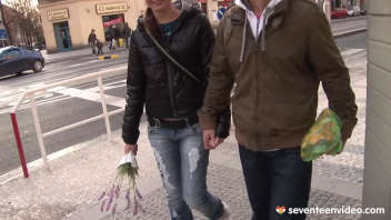 Apasionado y romntico: Regalar flores a tu novia adolescente