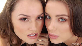 Lesbianas excitantes: Tori Black y Lana Rhoades en xtasis