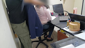 Belleza en la oficina, un encuentro sexual que no te puedes perder