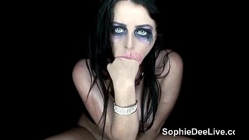 Sophie Dee, la reine de l'horreur pour une nuit de BDSM