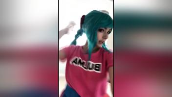 Bulma OMGcosplay nackt auf Snapchat