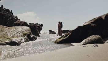 Naturistes à la plage : Amour sans tabous - Vidéo X