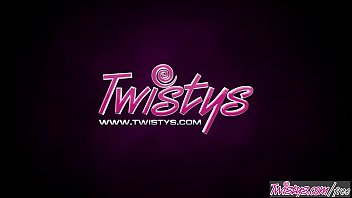 Twistys - Descubre a Elisa y Clara, dos estudiantes europeas hambrientas de emociones