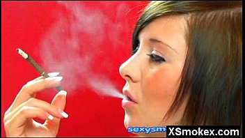 Fétiche Fumée Érotique : Salope Mature Se Fait Baiser
