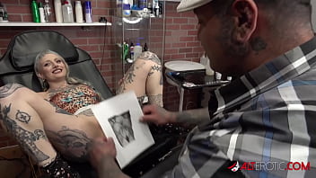 River Dawn Ink: Schmutzige Hure wird nach neuem Muschi-Tattoo wild vollgestopft