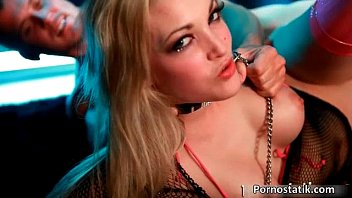 Découvrez cette Blonde Sexy de 18 Ans dans une Expérience Webcam Unique