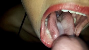 Recopilacion de semen en la boca de Susy