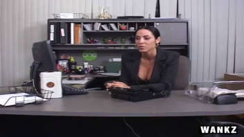 Veronica rayne: une salope dans son bureau