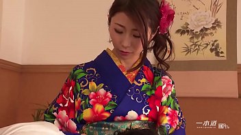 Rena Akiyama, die heisseste japanische Schlampe!