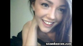 Webcam éjaculation féminine gratuite avec Stickyasian18