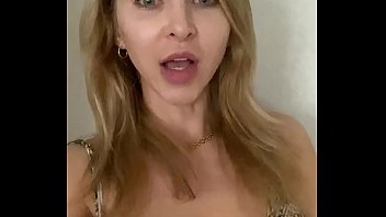 Vidéo X : Admirez cette blonde sexy dans des scènes hard