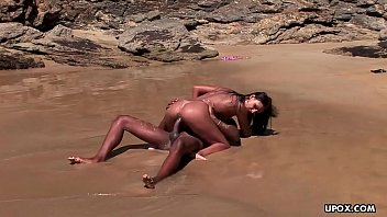 Playa caliente: Valery Ferrari y sus socios