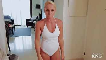 Sexy Frau fickt jungen Mann leidenschaftlich!