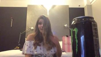 Xmayaducasse Nipple Slip: l'incidente serale su Twitch