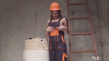 Slut at work: Masturbation on construction site