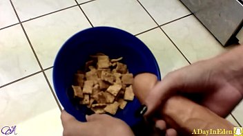 Fantasias Futanari: Crema sobre Cereal