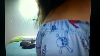 Cowgirl asiatica sottomessa e birichina dal vivo: dai un'occhiata a Lucy su HotCams