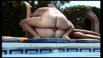 Threesomes in a garden: A horny woman enjoys three different cocks at the swimming pool!