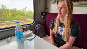 Alina RAI in un'avventura ferroviaria con uno sconosciuto