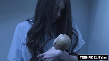 Elena Koshka e Jessi in un video hardcore