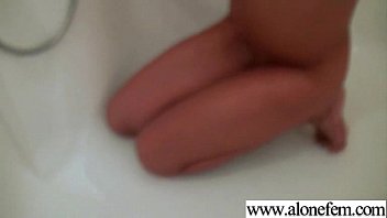 Masturbation in der Offentlichkeit, eine versaute Blondine ohne Tabus